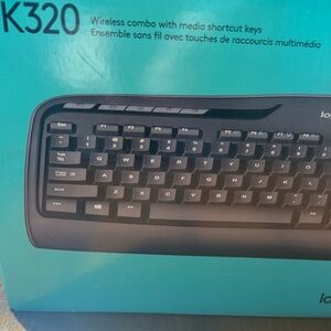Logitech Wireless Keyboard and mouse MK320 new